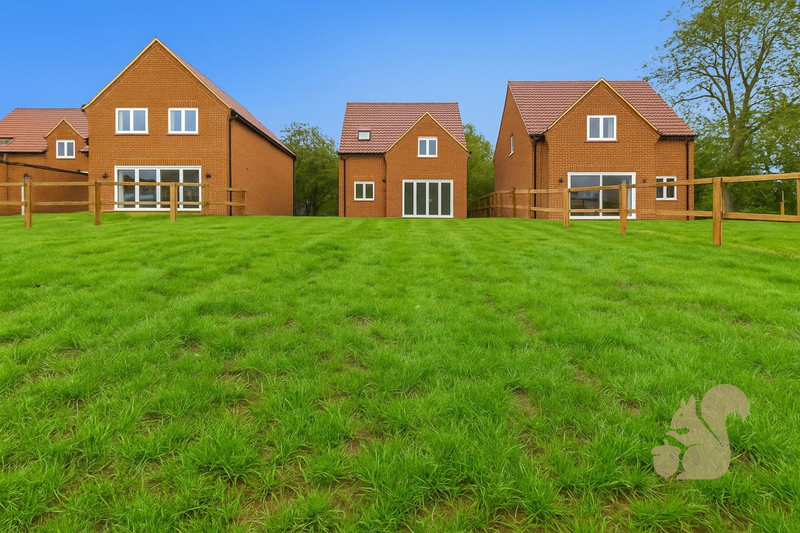 Plot 2 - Oakfields - Rear Garden .jpg